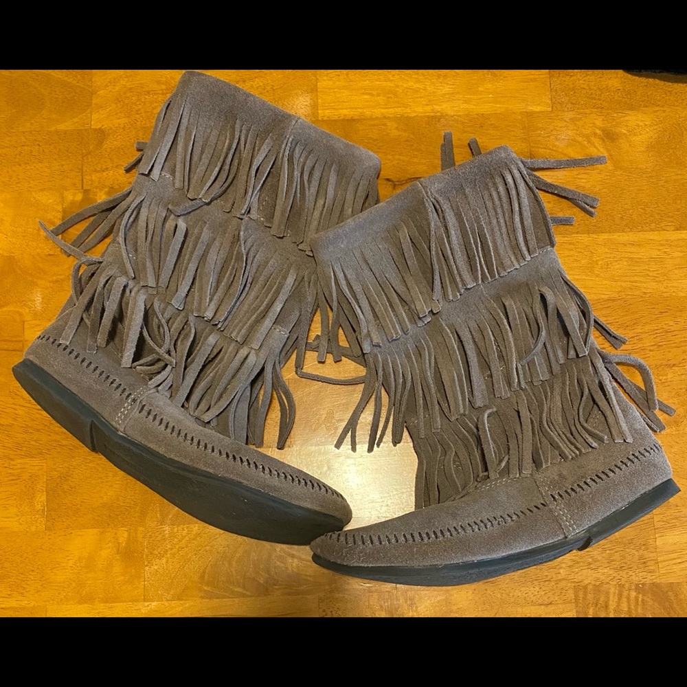Minnetonka gray fringe boots